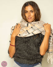 Cargar imagen en el visor de la galería, PASHMINA O FULAR INVIERNO - BEIGE CANELA NEGRO