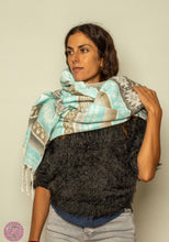 Cargar imagen en el visor de la galería, PASHMINA O FULAR INVIERNO - AZUL CELESTE Y BEIGE