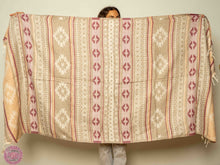Cargar imagen en el visor de la galería, PASHMINA O FULAR INVIERNO - GRANATE Y BEIGE