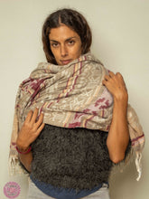 Cargar imagen en el visor de la galería, PASHMINA O FULAR INVIERNO - GRANATE Y BEIGE