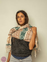 Cargar imagen en el visor de la galería, PASHMINA O FULAR INVIERNO - CANELA Y VERDE