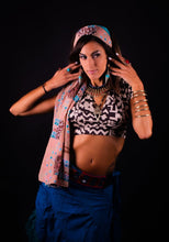 Cargar imagen en el visor de la galería, PENDIENTES KUCHI TRIBAL - ALARGADOS CON FLOR