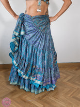 Cargar imagen en el visor de la galería, FALDA 25 YARDAS SARI ESPECIAL - azul ribete plateado