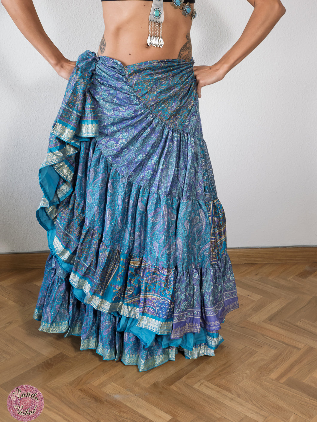 FALDA 25 YARDAS SARI ESPECIAL - azul ribete plateado