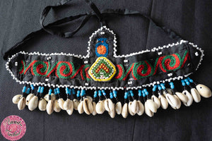 TOCADO KUCHI DE TELA Y CONCHITAS