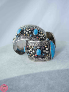 BRAZALETE KUCHI CON PIEDRAS DE UN COLOR - varios colores