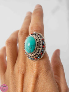 ANILLO ÉTNICO CON PIEDRA CENTRAL OVALADA
