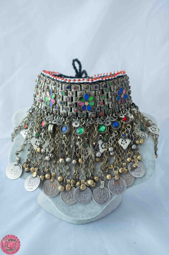 CHOKER O GARGANTILLA KUCHI FLORECITAS