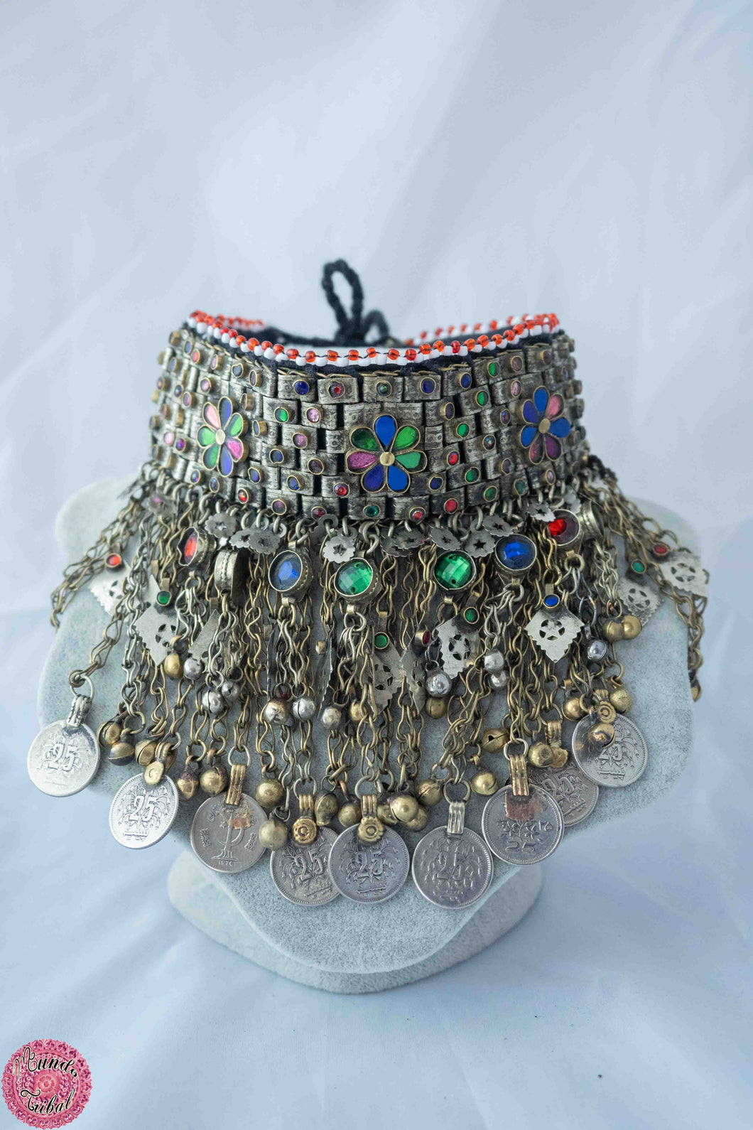 CHOKER O GARGANTILLA KUCHI FLORECITAS