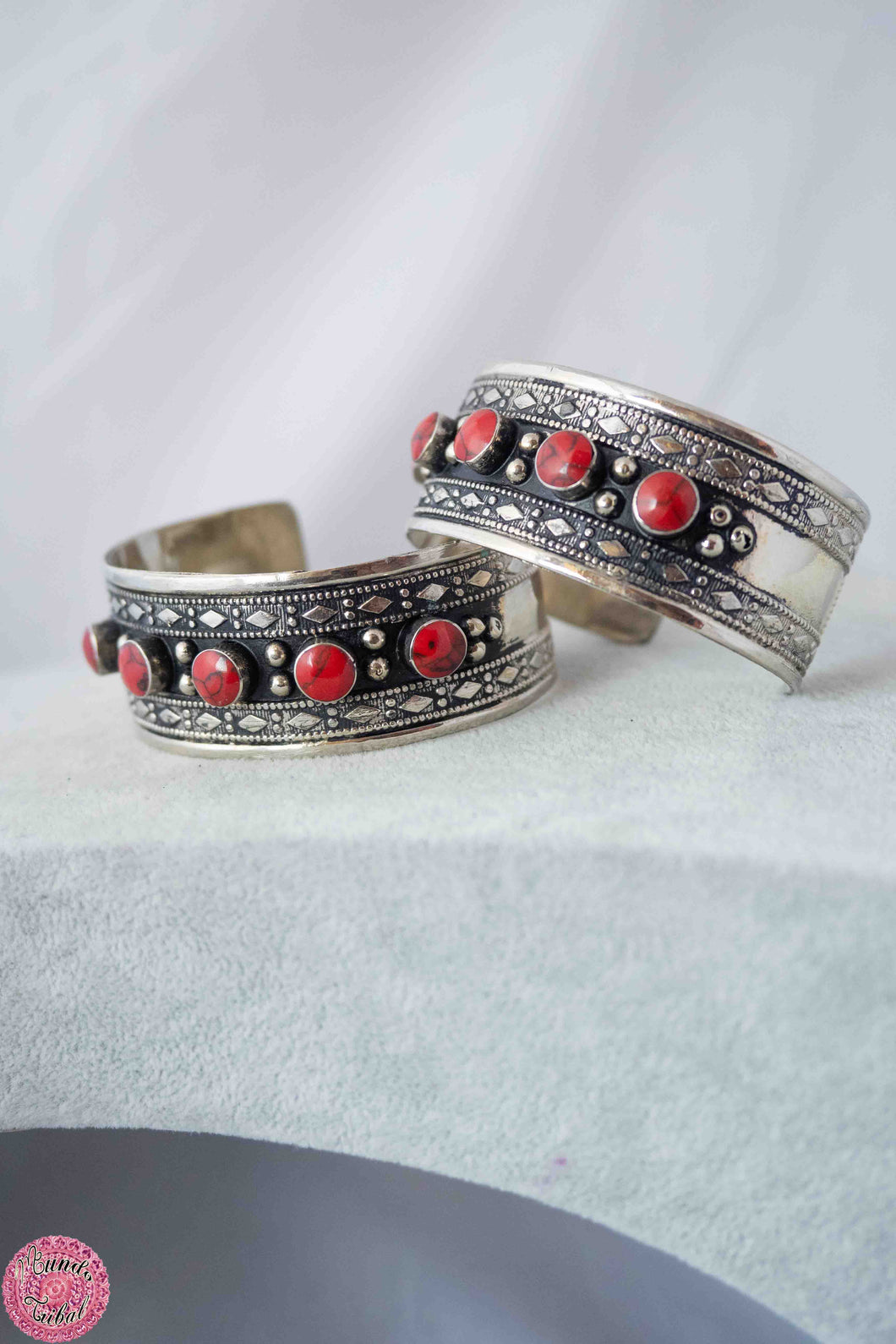 BRAZALETE AFGANO CON PIEDRAS REDONDAS