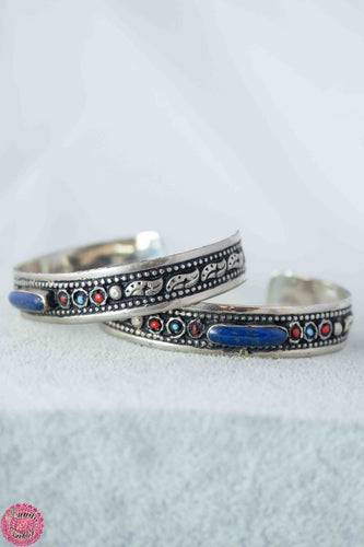 BRAZALETE KUCHI FINO CON PIEDRA COLOR LAPISLAZULI