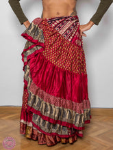 Cargar imagen en el visor de la galería, FALDA 25 YARDAS SARI ESPECIAL - ROJO SANGRE