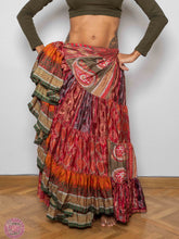 Cargar imagen en el visor de la galería, FALDA 25 YARDAS SARI ESPECIAL - FUEGO ESTAMPADO KACHEMIR
