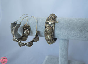 BRAZALETE KUCHI DORADO FLORES FORJADAS