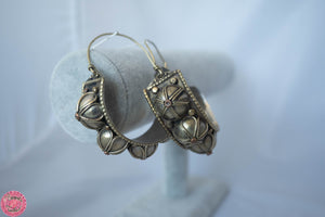 PENDIENTES TRIBAL - ARO DE FLORES FORJADAS