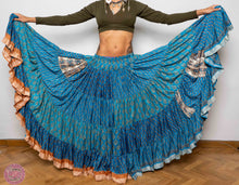 Cargar imagen en el visor de la galería, FALDA 25 YARDAS SARI ESPECIAL - AZUL RIBETE CANELA Y PLATA