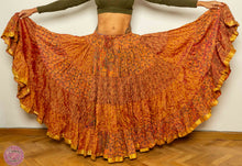 Cargar imagen en el visor de la galería, FALDA 25 YARDAS SARI TORNASOL - NARANJA