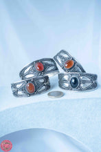 Cargar imagen en el visor de la galería, brazalete pulsera bereber plateada agata cornalina onix artesanía