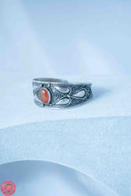 Cargar imagen en el visor de la galería, BRAZALETE PLATEADO BEREBER | PIEDRA CENTRAL