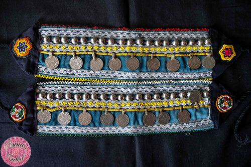 CUBRE BOTAS ESTILO TRIBAL CON MONEDAS AFGANAS - 01