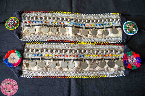 CUBRE BOTAS ESTILO TRIBAL CON MONEDAS AFGANAS - 04