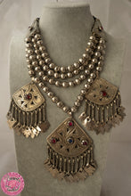 Cargar imagen en el visor de la galería, COLLAR TRIBAL KUCHI ANTIGÜEDAD - TRES LÁGRIMAS