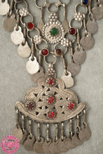Cargar imagen en el visor de la galería, COLLAR AFGANO GRANDE CON CRISTALES - rojo, verde, azul