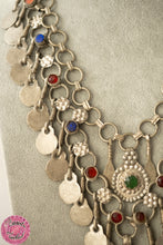 Cargar imagen en el visor de la galería, COLLAR AFGANO GRANDE CON CRISTALES - rojo, verde, azul