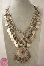 Cargar imagen en el visor de la galería, COLLAR AFGANO GRANDE CON CRISTALES - rojo, verde