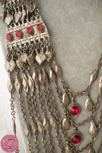 Cargar imagen en el visor de la galería, COLLAR KUCHI AFGANO CON CADENAS Y CRISTALES - EXTRA GRANDE