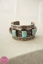 Cargar imagen en el visor de la galería, BRAZALETE KUCHI CON PIEDRAS AZULES