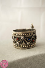 Cargar imagen en el visor de la galería, BRAZALETE AFGANO CON CRISTALES DE COLORES - kuchi