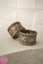 Cargar imagen en el visor de la galería, BRAZALETE KUCHI PLATEADO - CORAZÓN