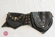 Cargar imagen en el visor de la galería, RIÑONERA CON ENCAJE - NEGRA