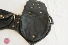 Cargar imagen en el visor de la galería, RIÑONERA CON ENCAJE - NEGRA