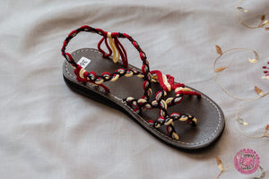 SANDALIAS DE CORDONES - ROJO Y BEIGE TRENZADO  CON BERENJENA
