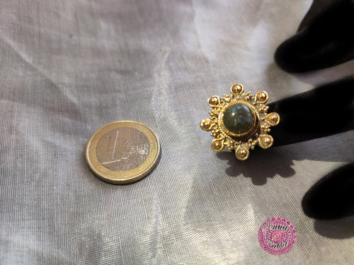 ANILLO FLOR DORADA CON PIEDRA NATURAL