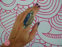 Cargar imagen en el visor de la galería, anillo tribal grande lapizlazuli