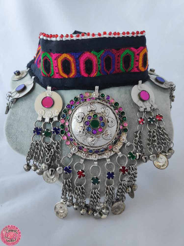 CHOKER AFGANO TELA Y PIEZAS KUCHIS